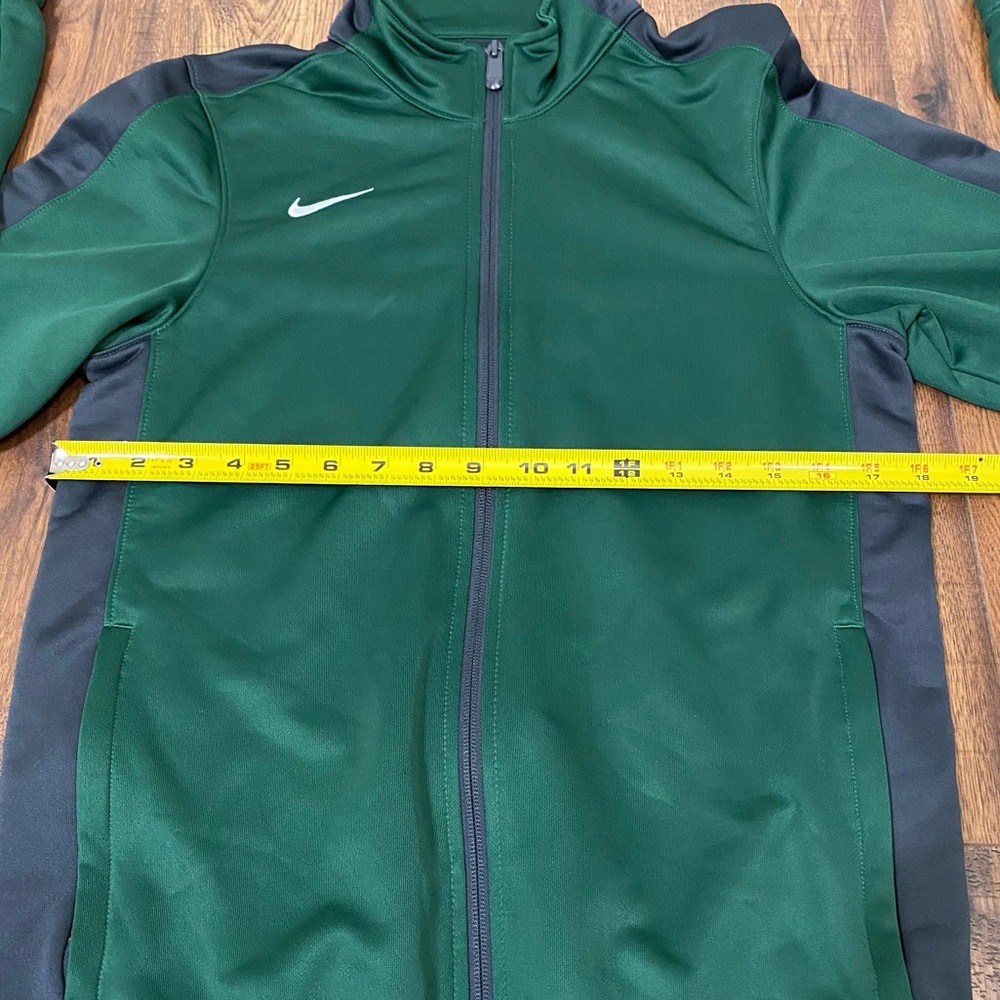 Rare Nike zip up jacket - Picture 16 of 17